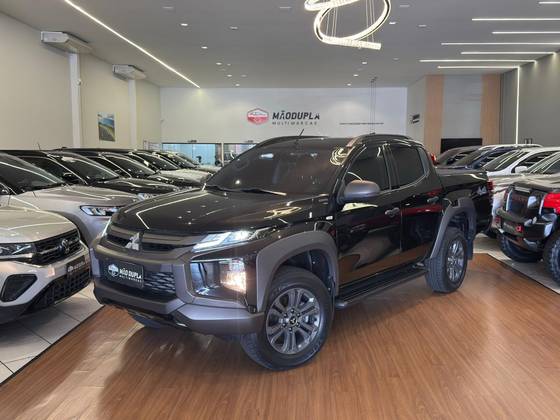 MITSUBISHI L200 TRITON 2.4 16V TURBO DIESEL GLS CD 4X4 AUTOMÁTICO MITSUBISHI L200 TRITON 2.4 16V TURBO DIESEL GLS CD 4X4 AUTOMÁTICO